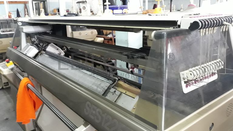 Máquina de confeção de malha