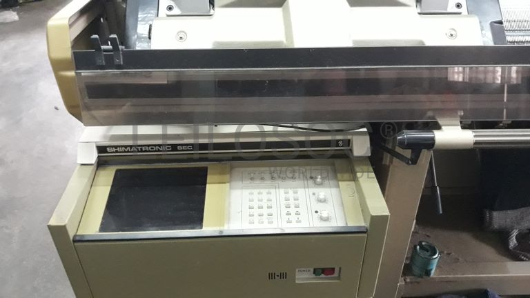 Máquina de confeção de malha