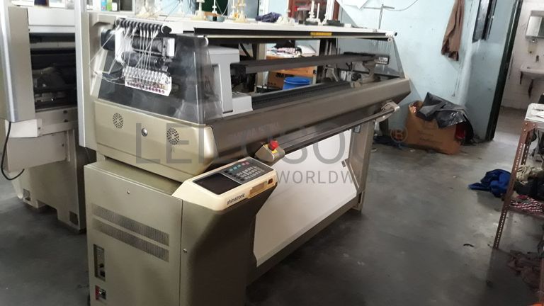 Máquina de confeção de malha