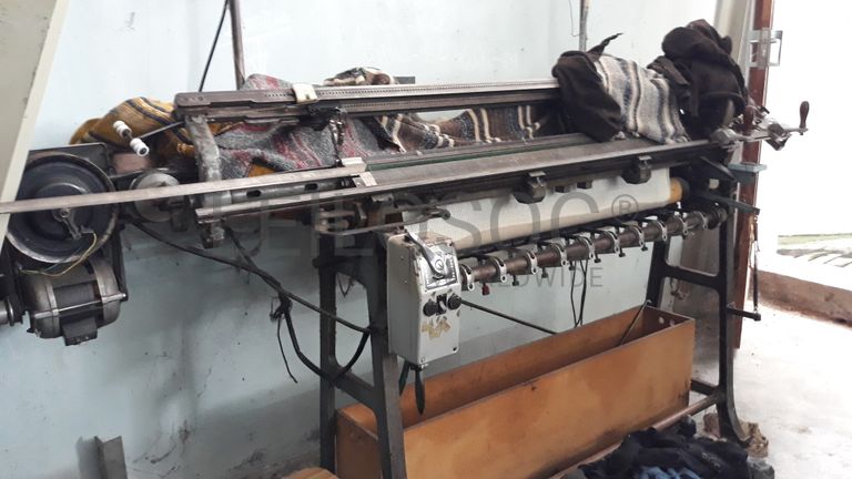 Máquina de confeção de malha