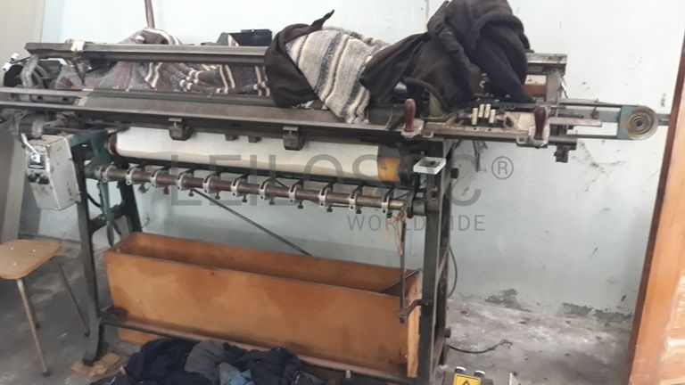 Máquina de confeção de malha