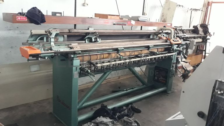 Máquina de confeção de malha