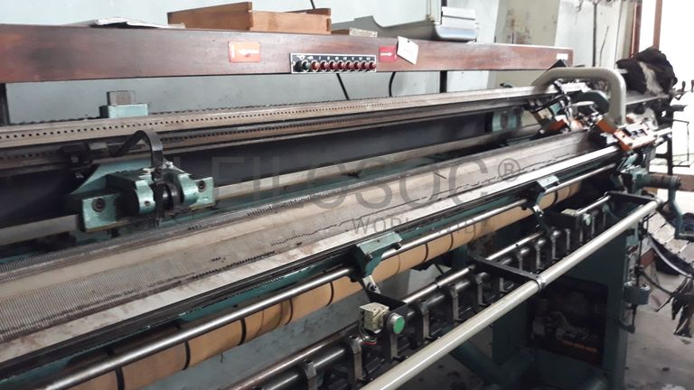 Máquina de confeção de malha