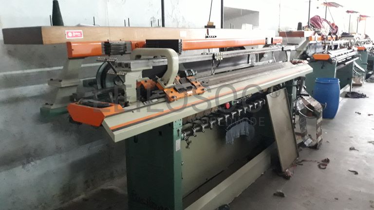 Máquina de confeção de malha