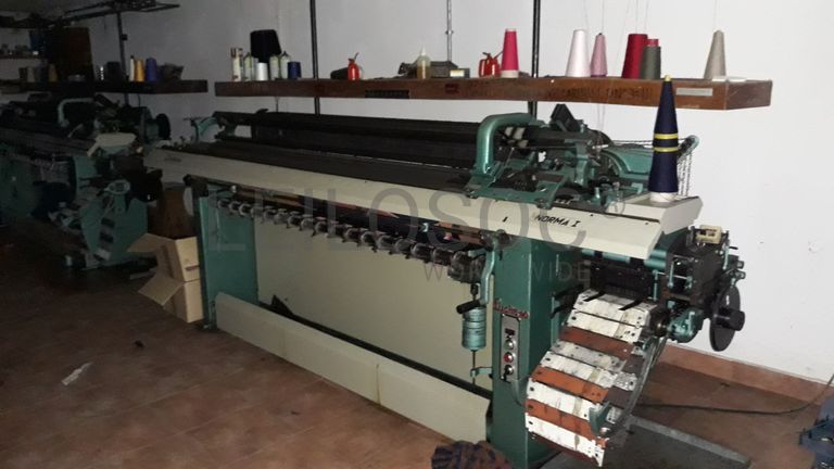 Máquina de confeção de malha