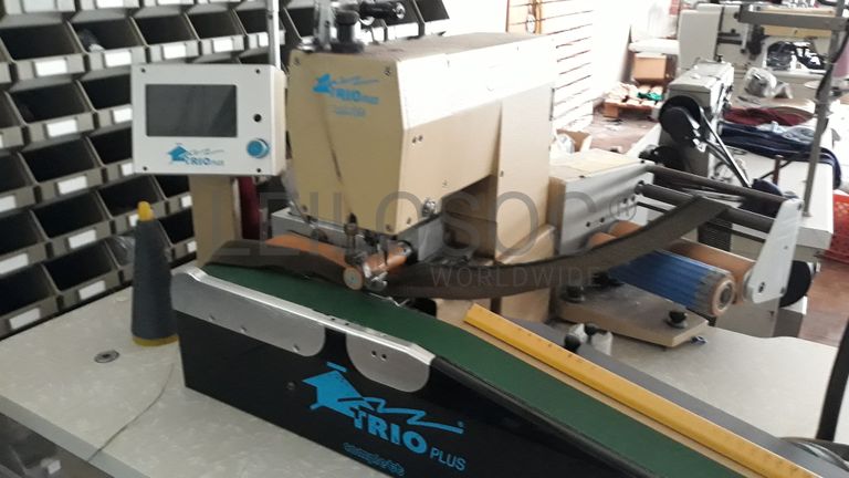 Máquina de colocar golas