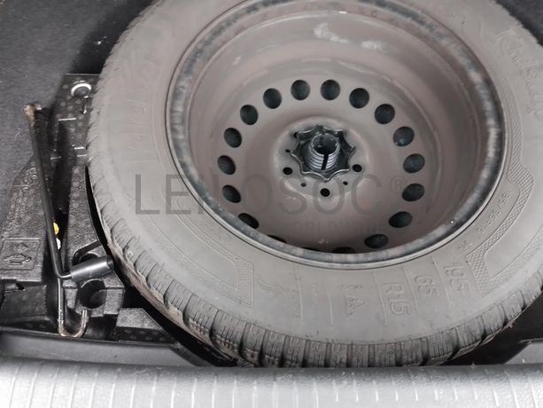 Volkswagen Golf 1.6 TDI · Ano 2014