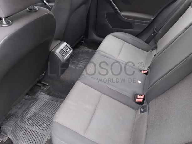 Volkswagen Golf 1.6 TDI · Ano 2014