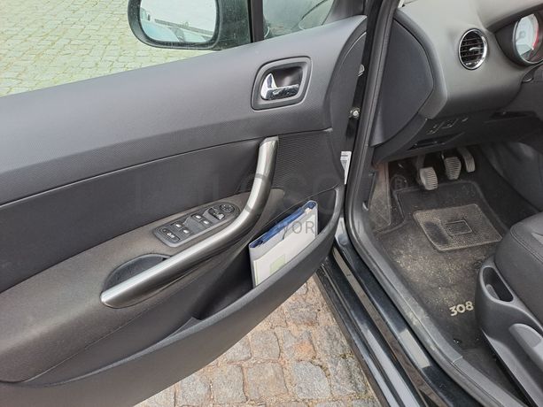 Peugeot 308 1.6 HDI · Ano 2011