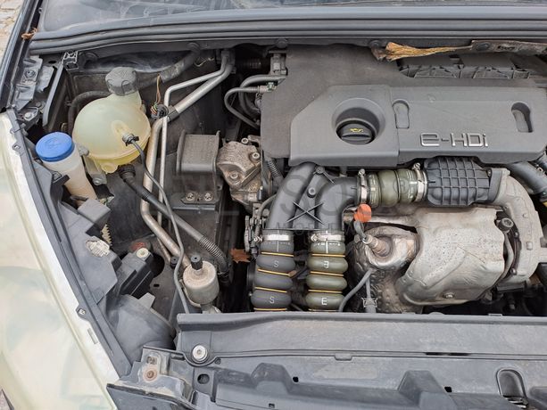 Peugeot 308 1.6 HDI · Ano 2011