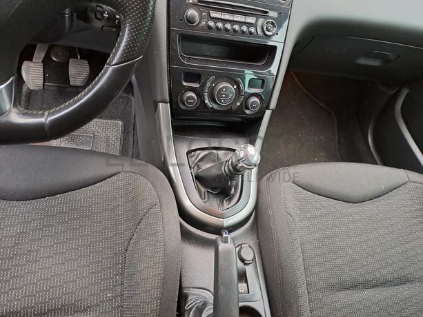 Peugeot 308 1.6 HDI · Ano 2011