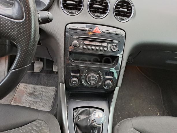 Peugeot 308 1.6 HDI · Ano 2011