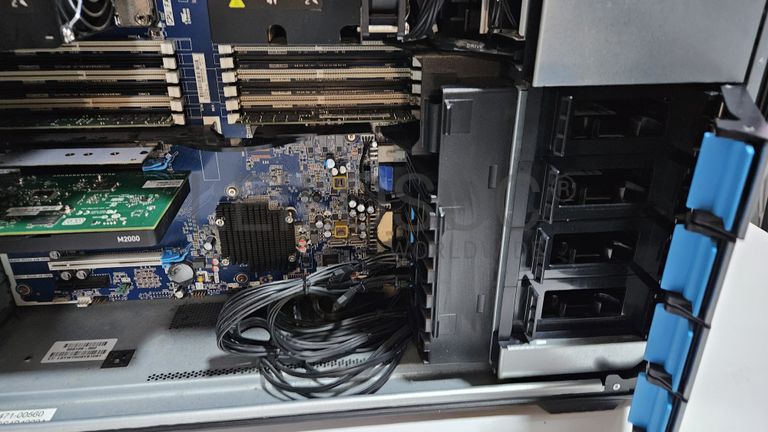 Computador Completo Torre Workstation HP Z8 G4 e Monitor Samsung LH32MEB