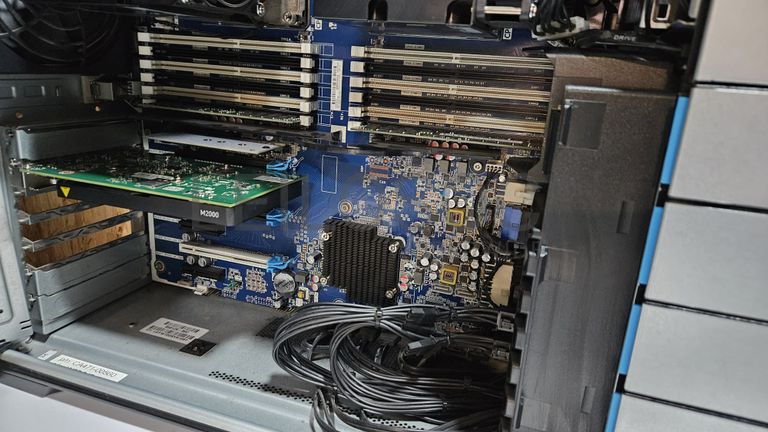 Computador Completo Torre Workstation HP Z8 G4 e Monitor Samsung LH32MEB