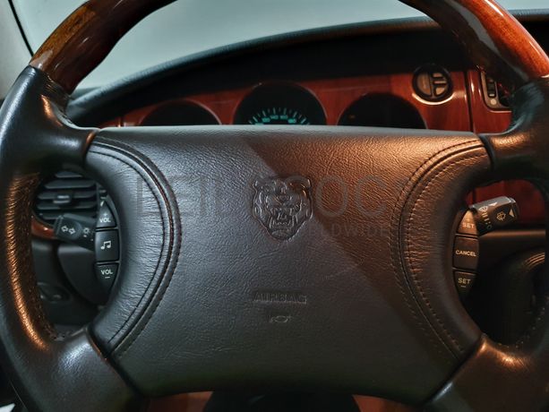 Jaguar XK8 Coupé · Ano 1997