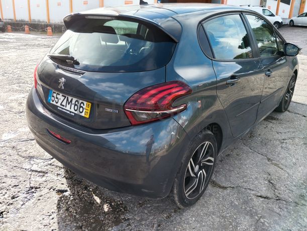 Peugeot 208 1.6 BlueHDI · Ano 2016