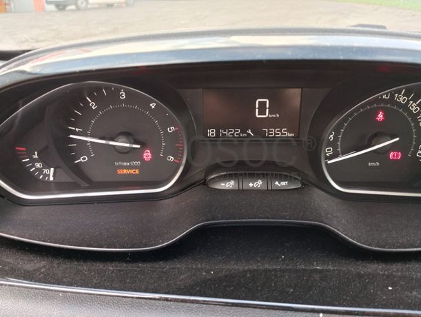 Peugeot 208 1.6 BlueHDI · Ano 2016