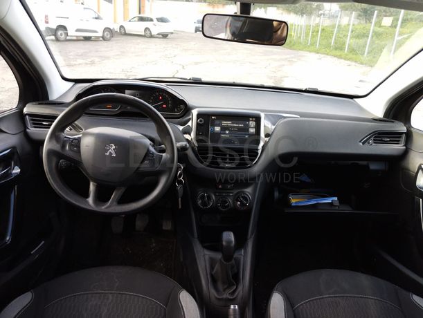 Peugeot 208 1.6 BlueHDI · Ano 2016