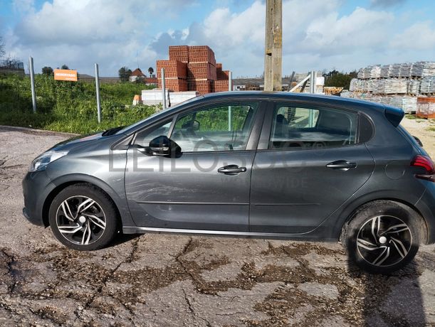 Peugeot 208 1.6 BlueHDI · Ano 2016