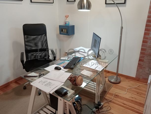 Equipamento de Escritório · Material Informático · Mobiliário