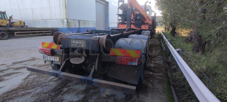 MAN 35.360 8/4 c/ Grua