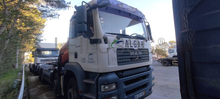 MAN 35.360 8/4 c/ Grua