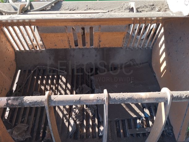 Balde de Crivo com Grifa Hidráulica · Ano 2016