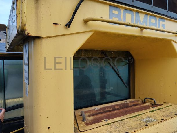 Compactador BOMAG BC 672 · Ano 2004