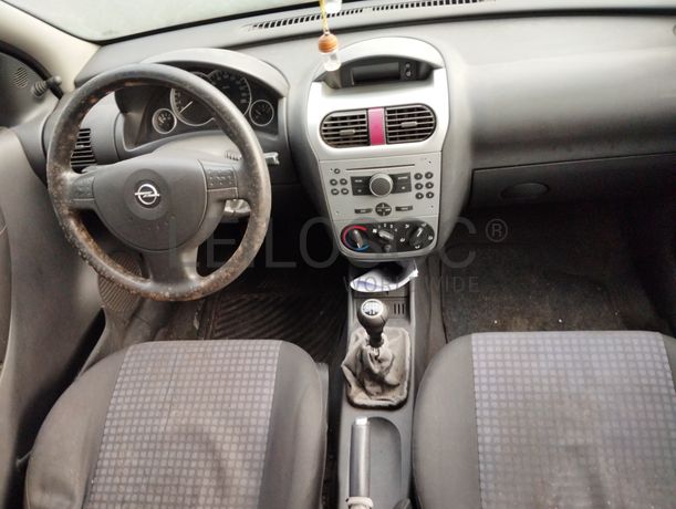 Opel Corsa · Ano 2006