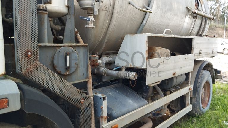 Camião MERCEDES-BENZ 1820 com Cisterna · Ano 1998