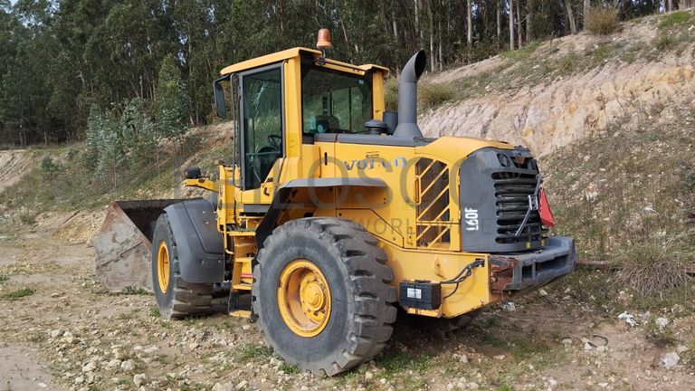 Pá Carregadora de Rodas VOLVO L60F · Ano 2010
