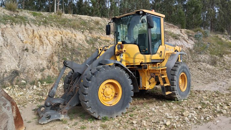 Pá Carregadora de Rodas VOLVO L60F · Ano 2010