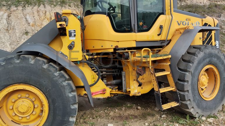 Pá Carregadora de Rodas VOLVO L60F · Ano 2010
