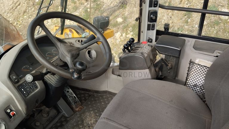 Pá Carregadora de Rodas VOLVO L60F · Ano 2010