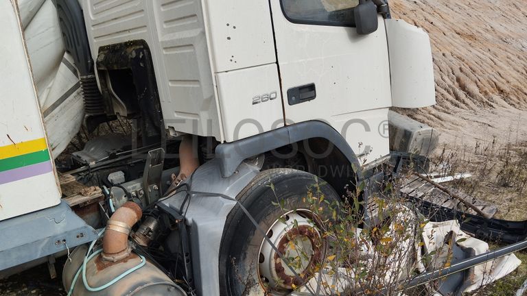 Volvo FL250 · Ano 2004