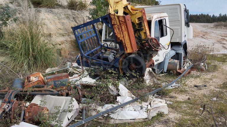 Volvo FL250 · Ano 2004