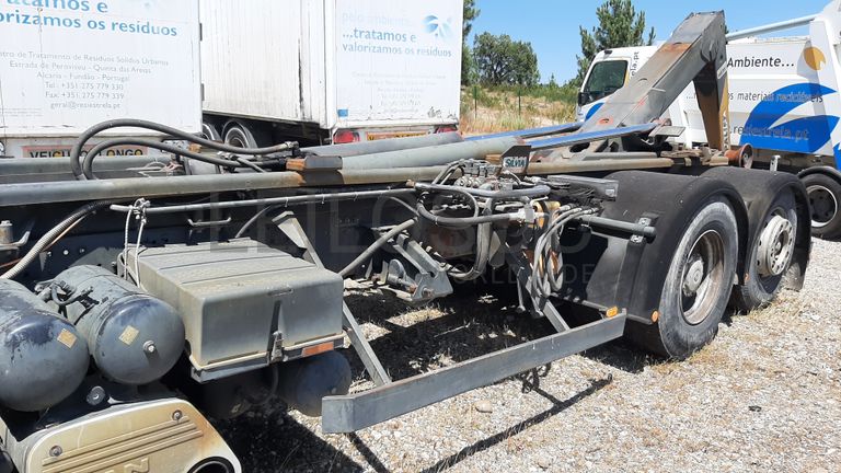 MAN com Ampliroll · Ano 2002