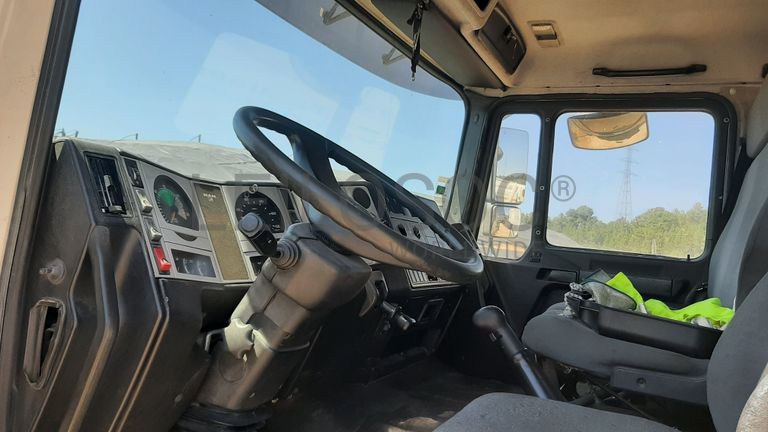 MAN com Ampliroll · Ano 2002