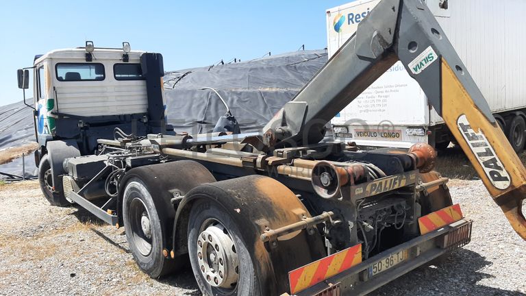 MAN com Ampliroll · Ano 2002