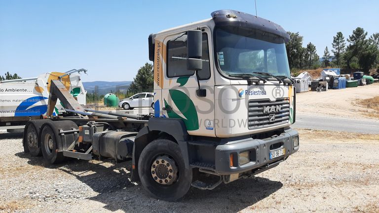 MAN com Ampliroll · Ano 2002