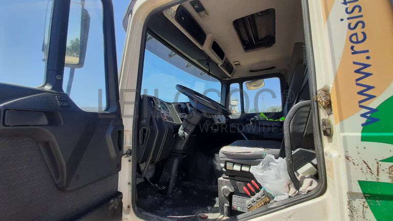 MAN com Ampliroll · Ano 2002