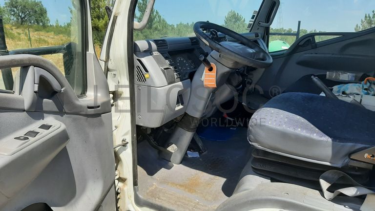 Mitsubishi FUSO 7C15 com Caixa Compactadora · Ano 2011