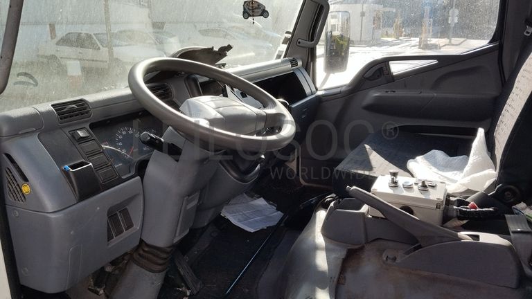 Mitsubishi FUSO 7C15 com Caixa Compactadora · Ano 2010