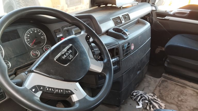 MAN TGX26.440 com Ampliroll · Ano 2009