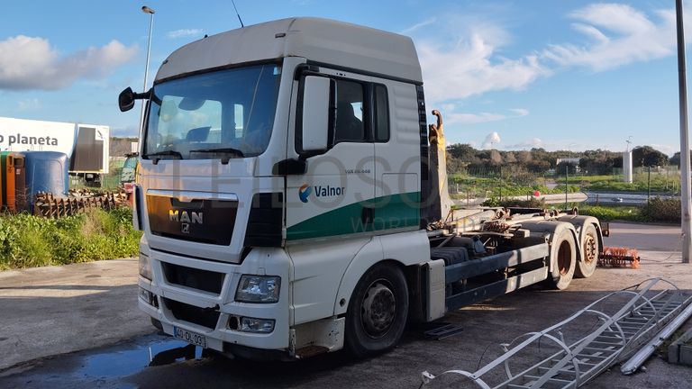 MAN TGX26.440 com Ampliroll · Ano 2009