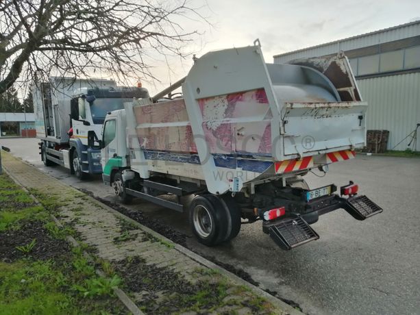 Mitsubishi Canter com caixa e grua · Ano 2006
