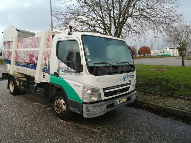 Mitsubishi Canter com caixa e grua · Ano 2006