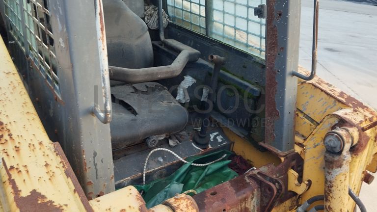 Mini Pá Carregadora GEHLMAS 4635SX · Ano 2002