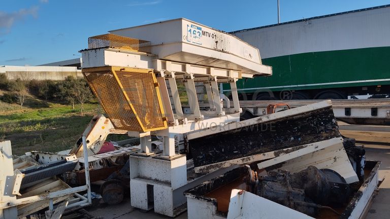 Mesa vibratória · Ano 2012