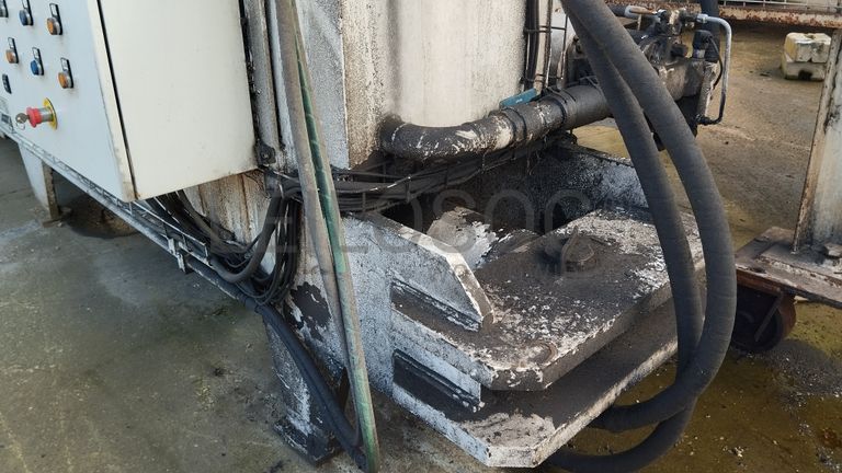 Prensa de enfardar latas · Ano 2012